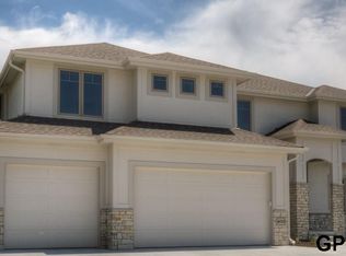 18709 Boyd St, Elkhorn, NE 68022