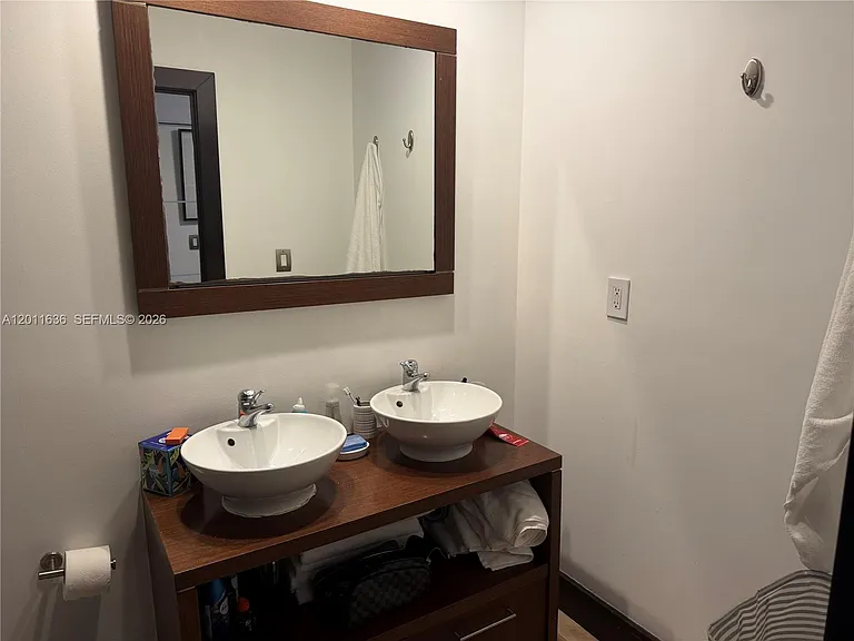 2301 Collins Ave #5 — Photo 9