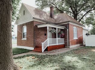 221 S 5th St, Dupo, IL 62239