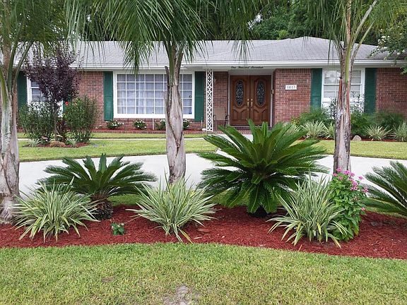 3rd image of 1017 Parkridge Cir E