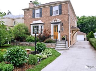 567 Selborne Rd, Riverside, IL 60546