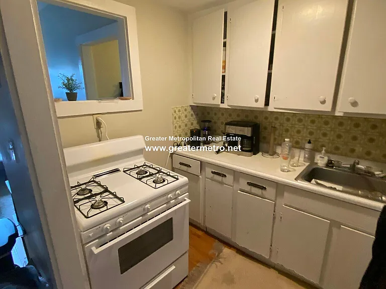 435 Hanover St #4D — Photo 3
