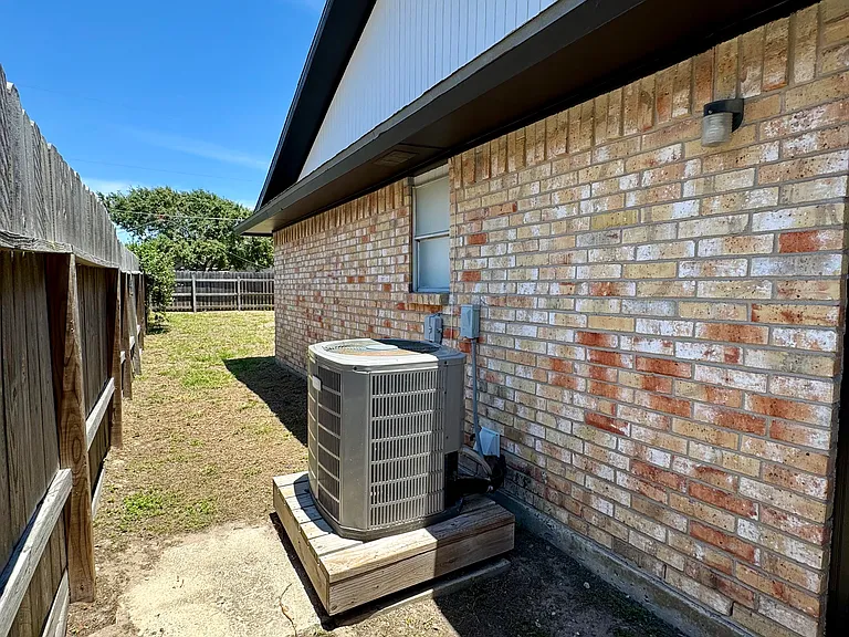 214 Portsmouth Dr — Photo 35
