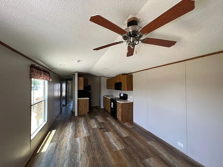 2901 E Highway 107 — Photo 21