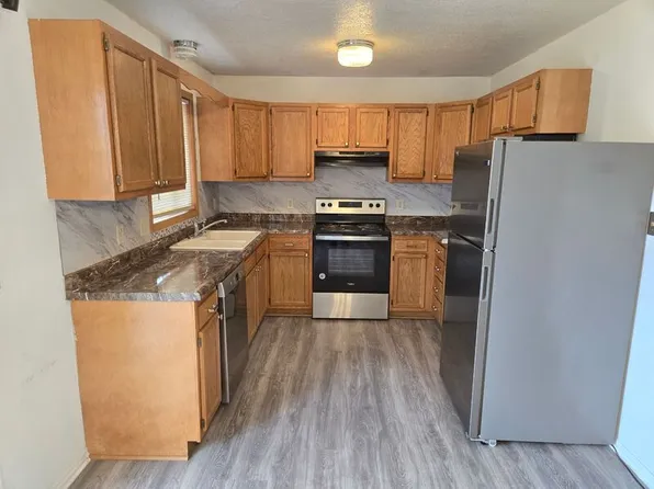 7441 Brunswick Ave N, Brooklyn Park, MN 55443