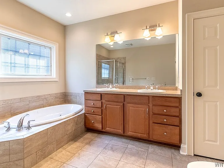 9 Hidden Creek Ct — Photo 27