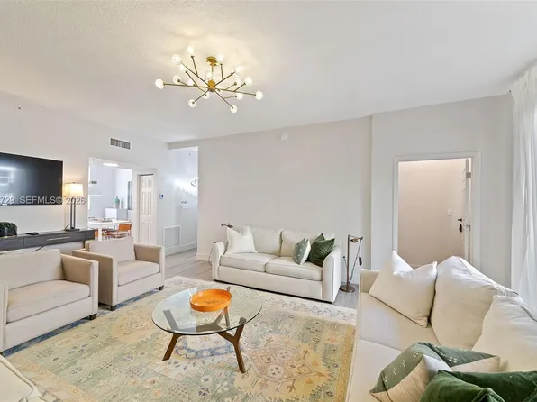 2067 S Ocean Dr #Townhouse 5, Hallandale, FL 33009