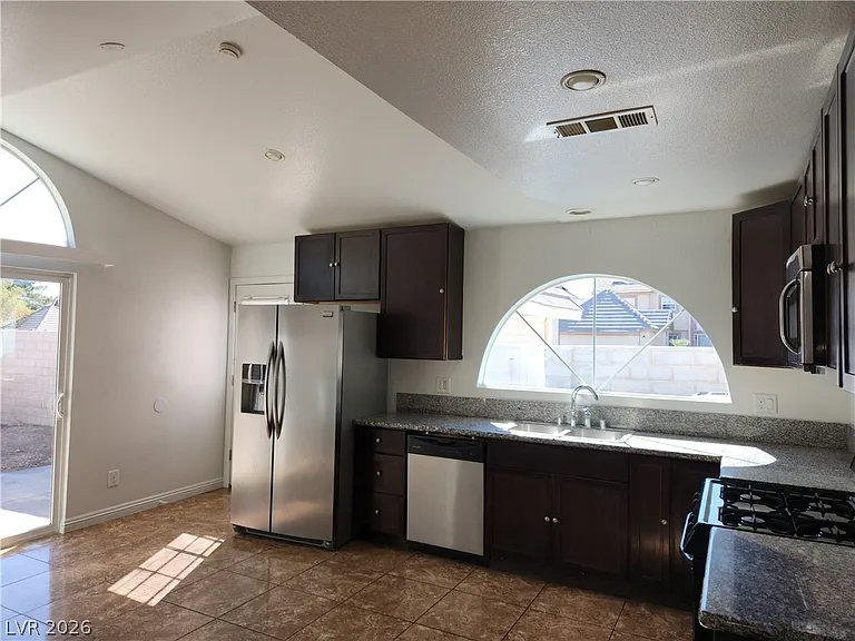 6556 Bradford Ln — Photo 14