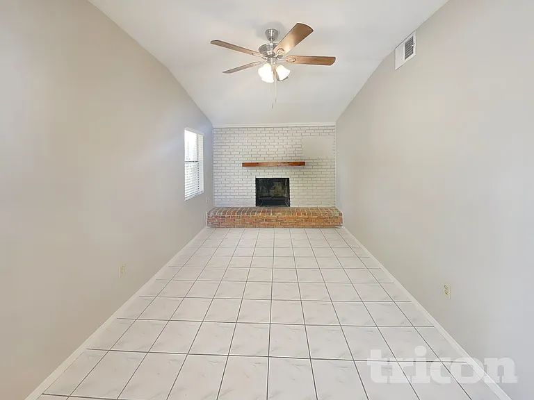 120 Waverly Dr — Photo 4