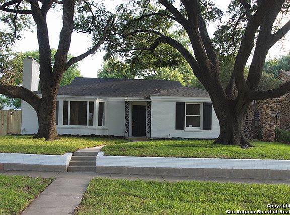 2nd image of 1529 W Magnolia Ave