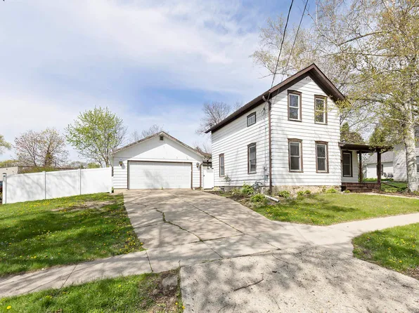 320 Grove St, Fort Atkinson, WI 53538
