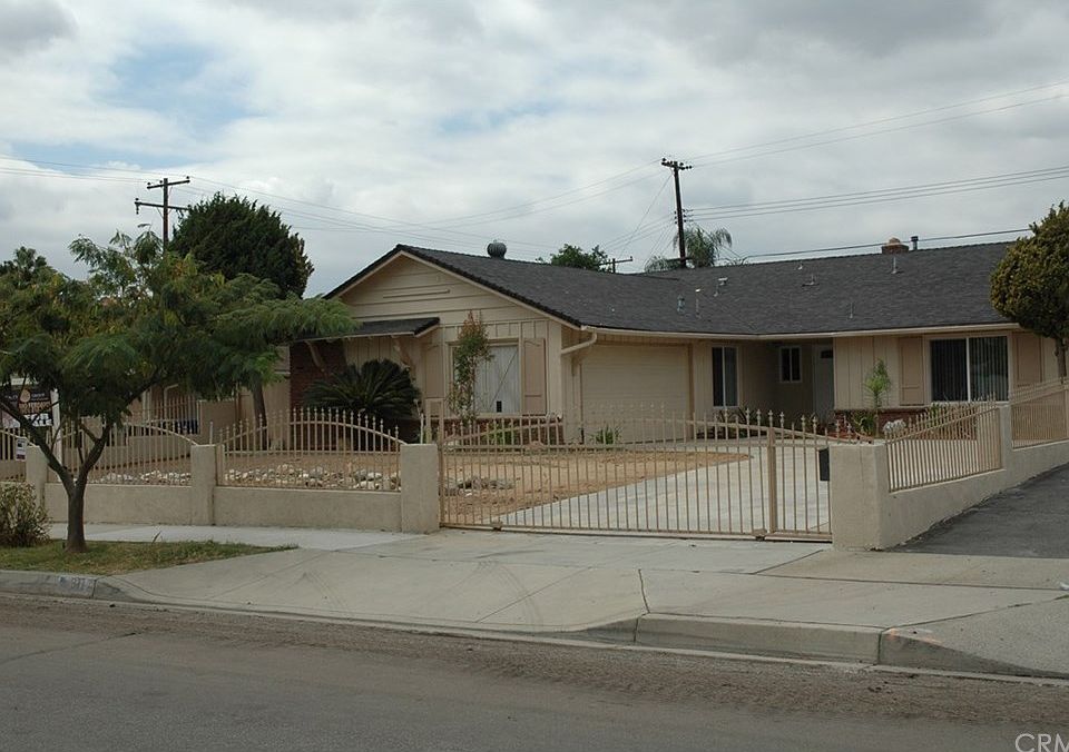 2nd image of 911 N Gardenia Ave