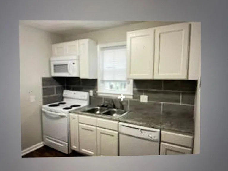 1702 Bragg Blvd — Photo 12