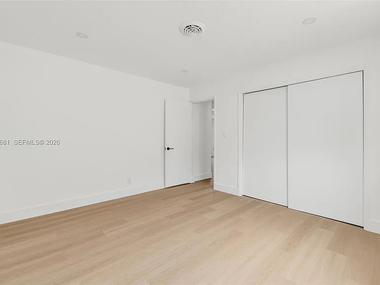 1611 NE 50th Ct #1 — Photo 12