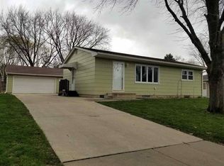 210 Gunner Rd, Waterloo, IA 50701