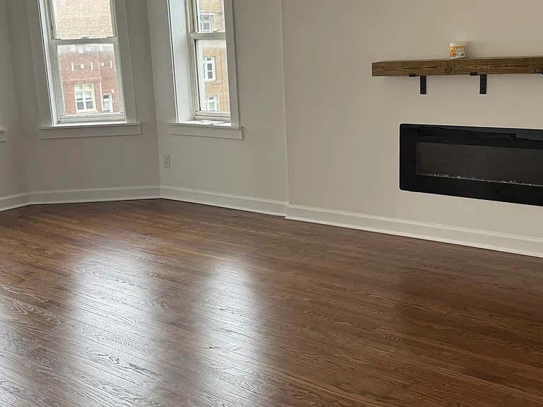 7931 S Eberhart Ave #3 — Photo 3