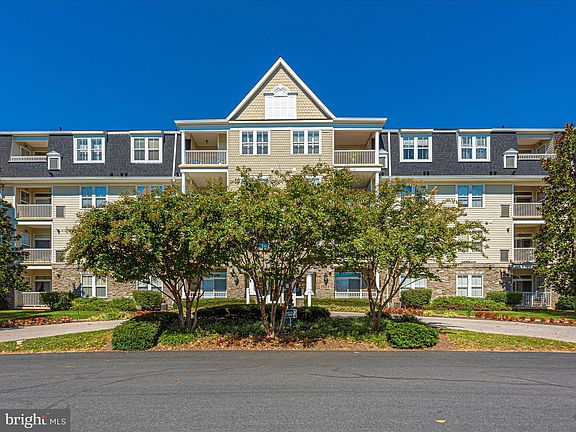 3rd image of 2520 Waterside Dr Unit 213