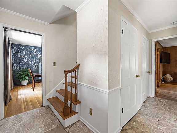 4th image of 412 NW Briarcliff Rd