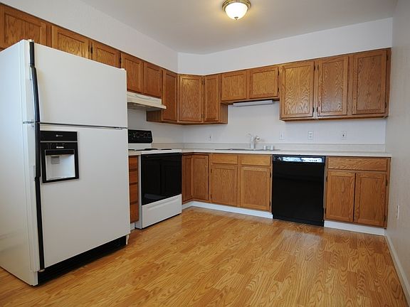 5th image of 73 Slater Dr APT 1