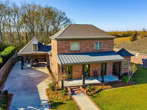 608 Shadowlawn Dr, Berwick, LA 70342