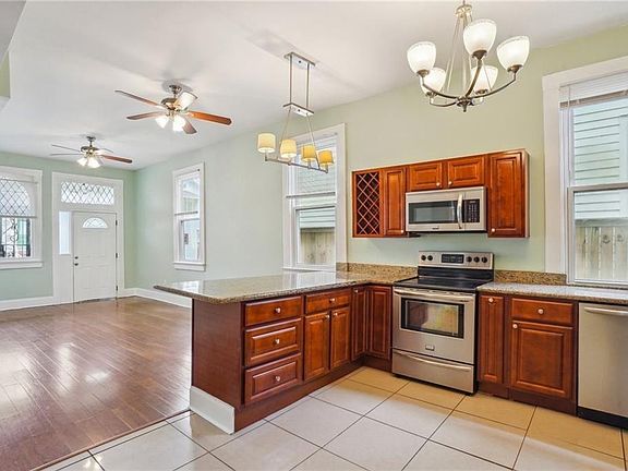 4th image of 2637 Milan St