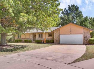 2722 S Glacier Ct, Wichita, KS 67215