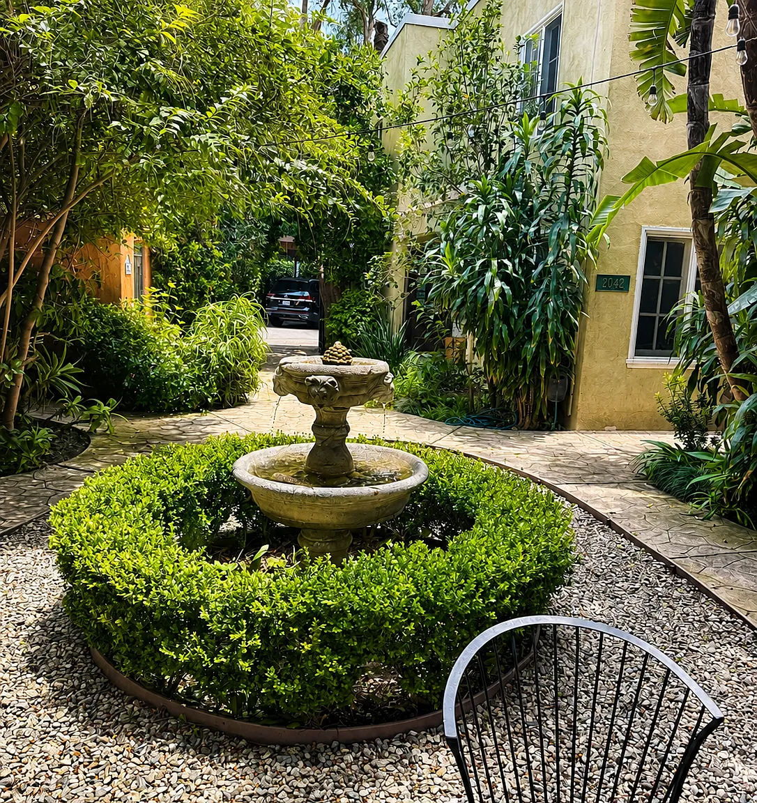2 bed, 1400 sqft, $6,950 — Photo 4