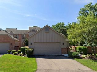 37645 Amber Dr, Farmington, MI 48331