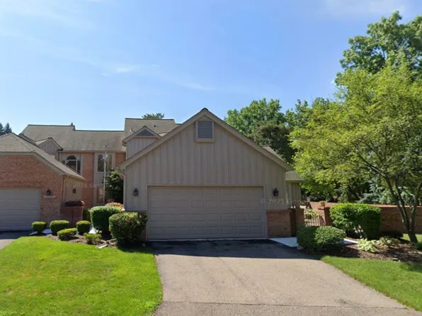 37645 Amber Dr, Farmington, MI 48331