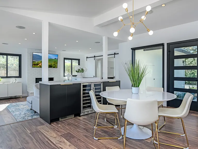 Los Robles Dr — Photo 16