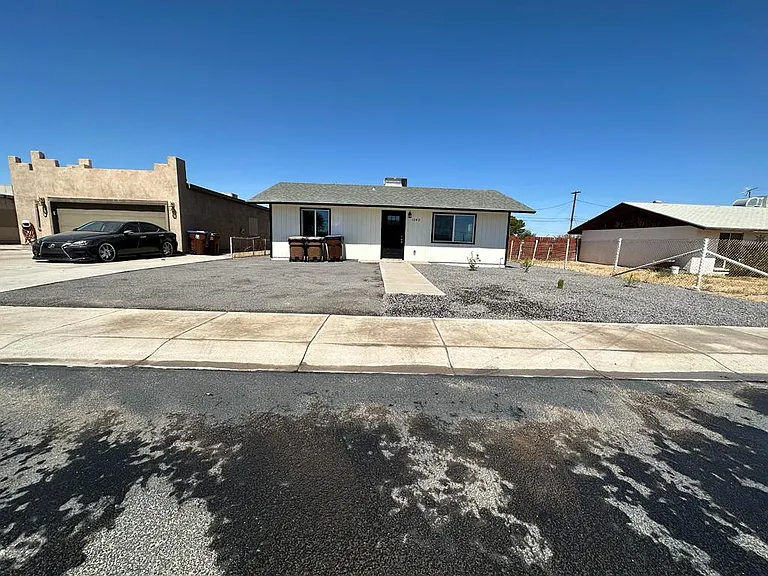 1040A S Elizabeth St #1040A — Photo 14