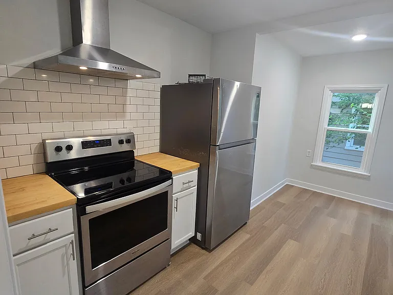 916 N Belmont Ave — Photo 11