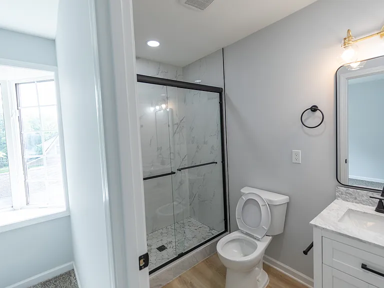 512 N Warren Ave — Photo 5