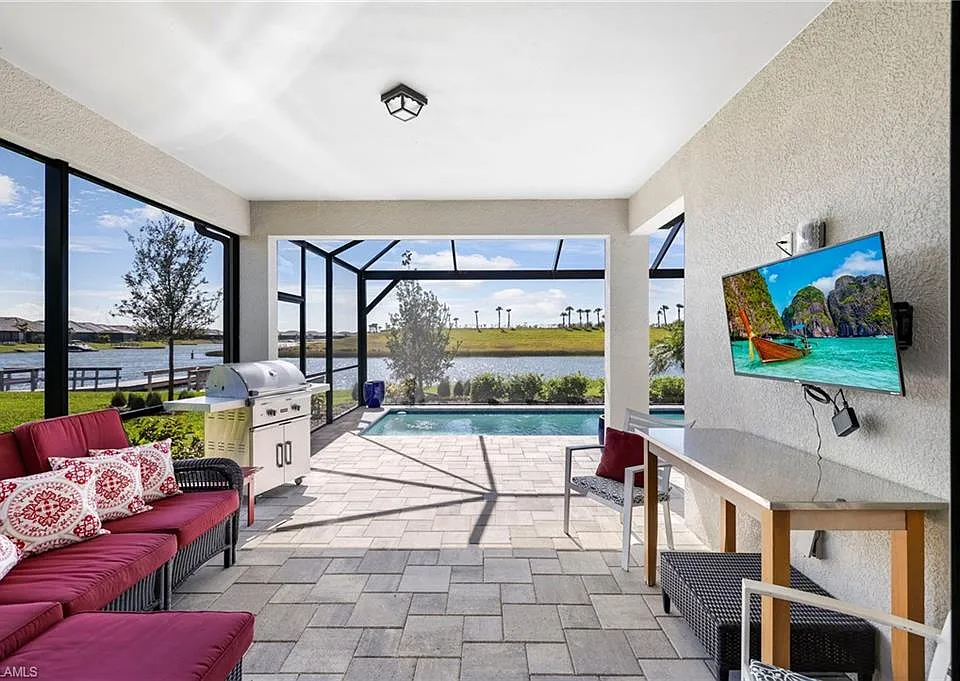 12041 Canal Grande Dr