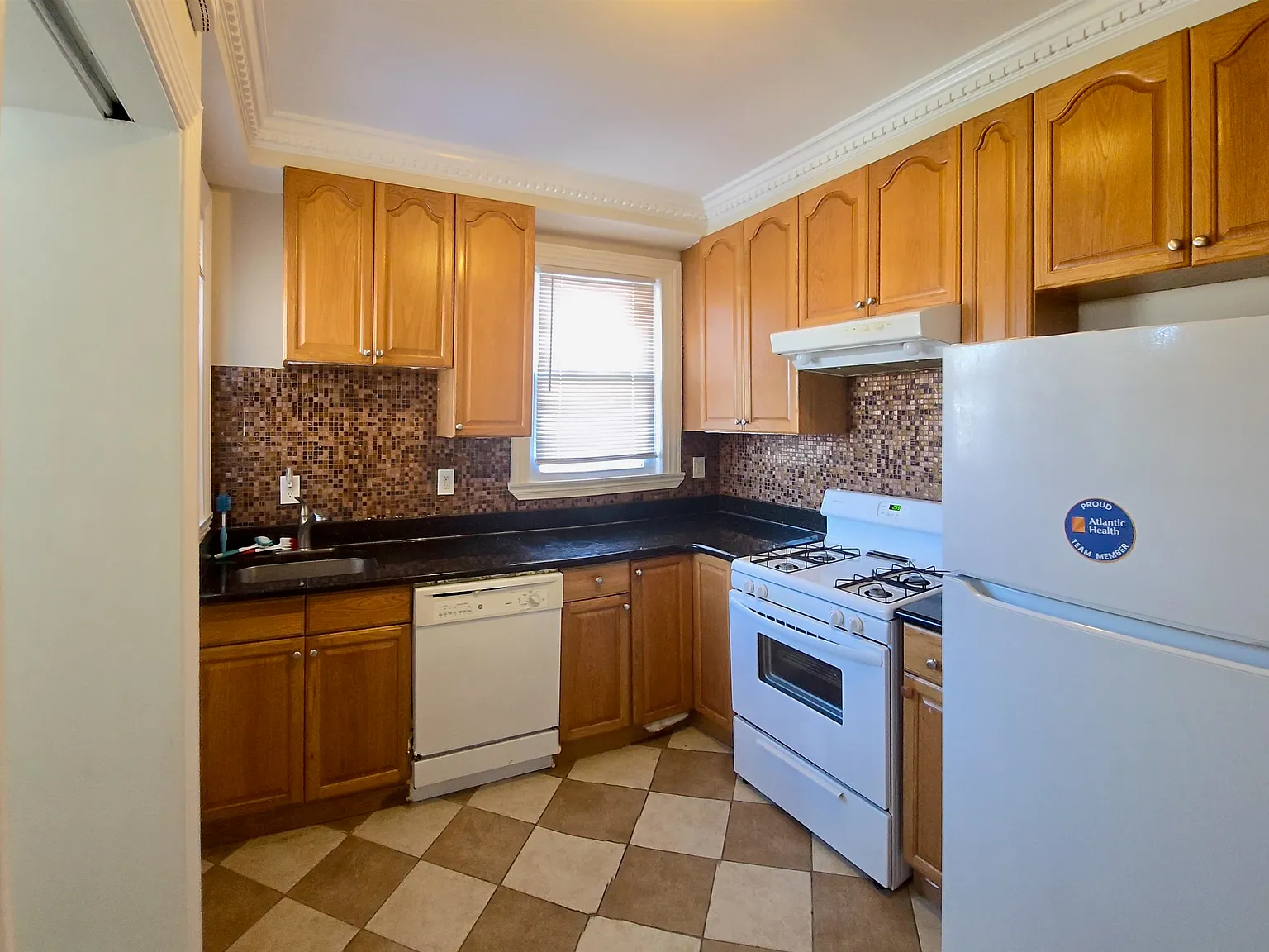 2 bed, 1.0 bath, 1075 sqft, $2,200 — Photo 4