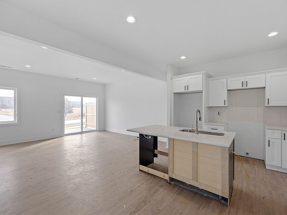 1009 Summerset Pl, Indianola, IA 50125 MLS 669596 Zillow