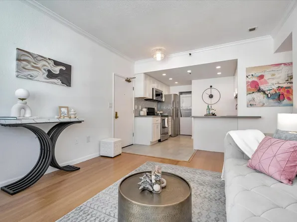 201 Harrison St APT 813, San Francisco, CA 94105