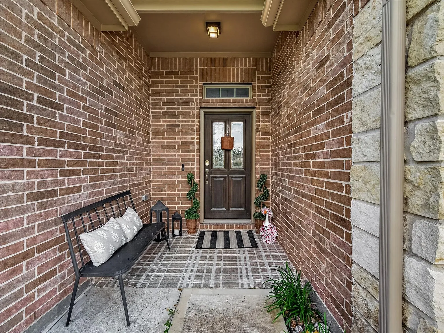 3 bed, 2.0 bath, 1705 sqft, $2,500 — Photo 4