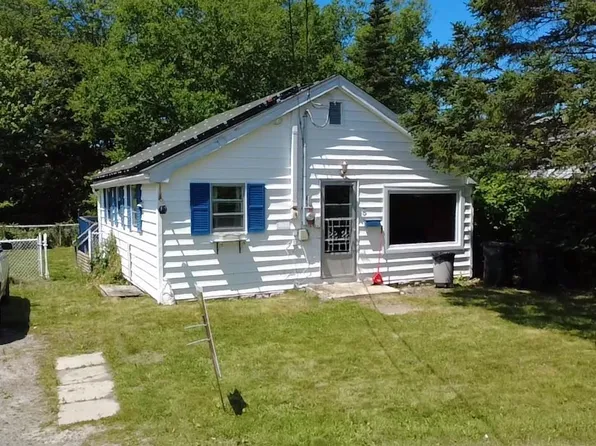 5 Birch Ln, Halifax, NS B3T 1W3