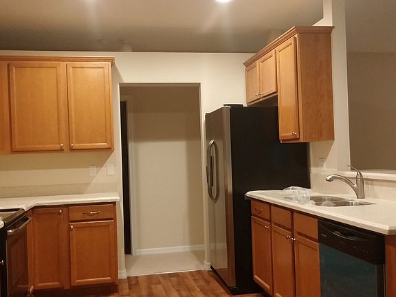 3rd image of 4498 SW Yamada Dr