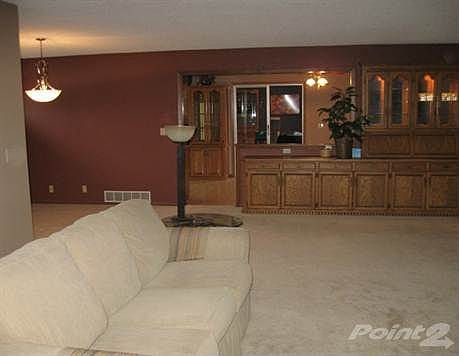 912W13thLivingRoomView3