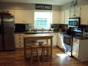 2nd image of 203 Lynn Dr