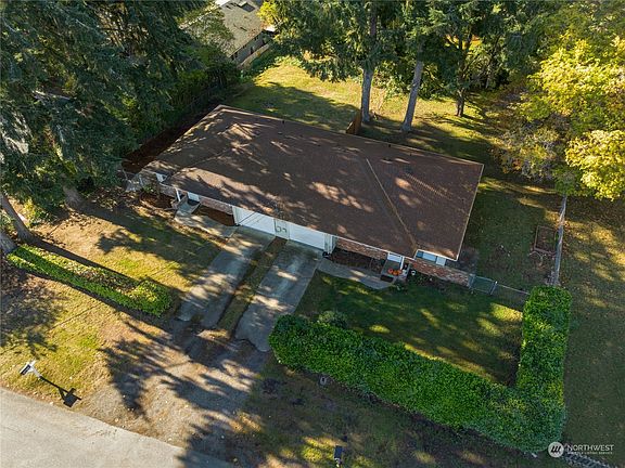 2nd image of 10518 10516 107th Avenue SW