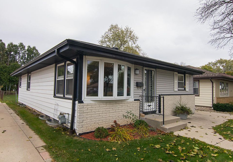 2nd image of 3154 S 98th St