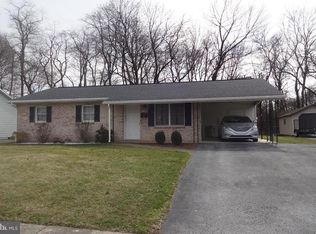 60 Edgelea Dr, Chambersburg, PA