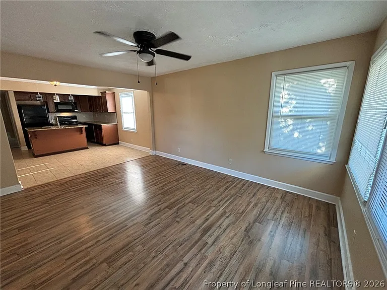931 Fleetwood Dr — Photo 8