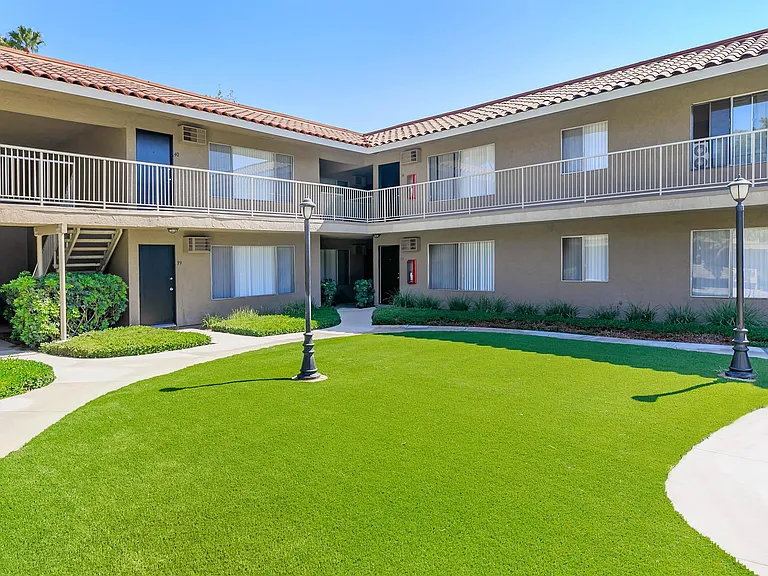 Camino Pueblo and El Rancho Apartment Homes — Photo 7