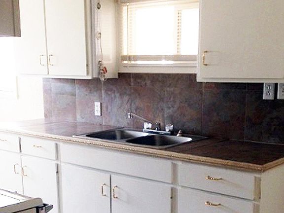 5th image of 886 N Laverde Ave