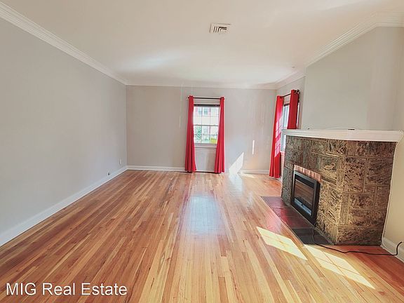 3rd image of 374 Lafayette Ave APT A