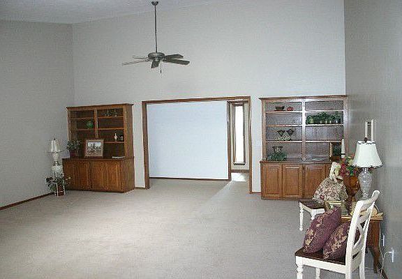 5th image of 4415 W Country Club Dr